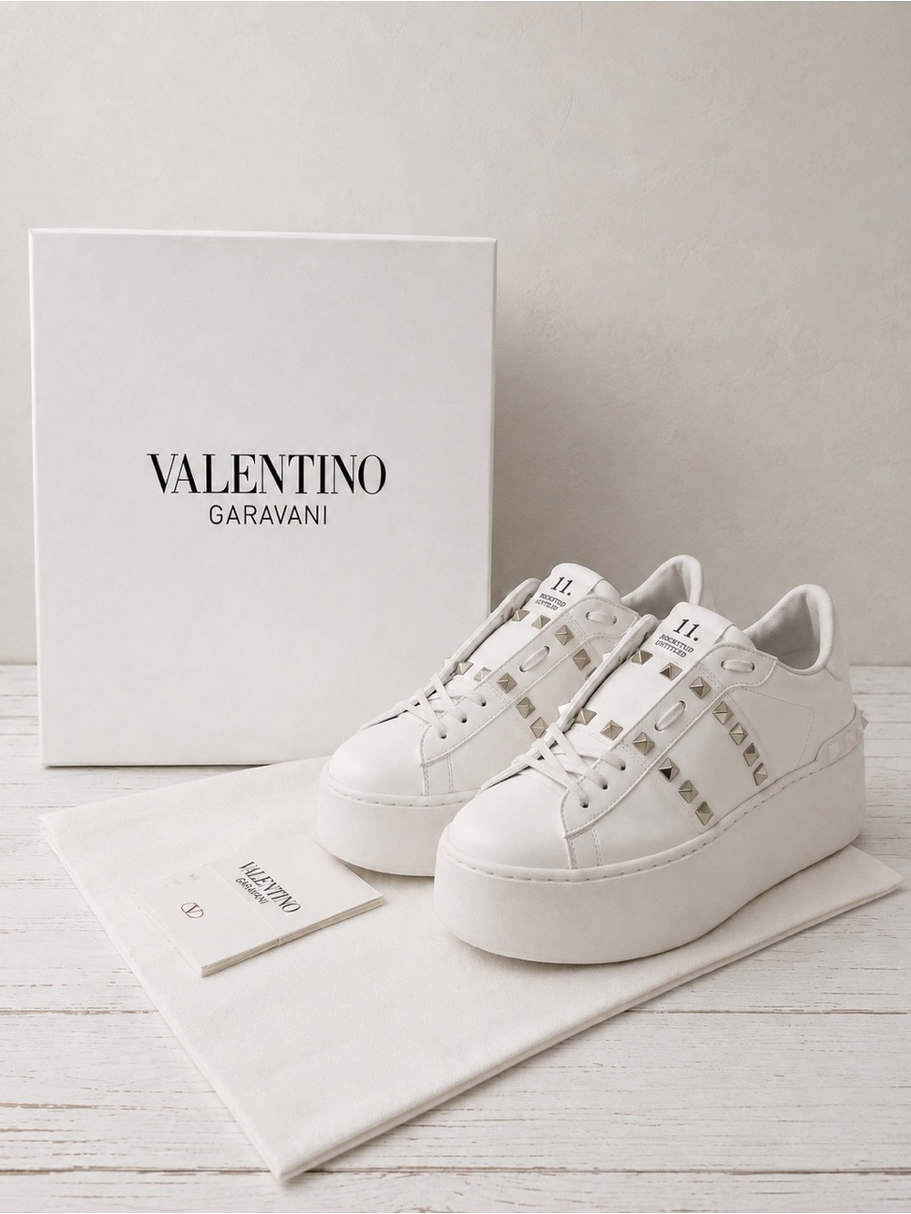 Valentino Garavani Rockstud Untitled Bianco/ Gold Stud Platform Sneakers Size 8